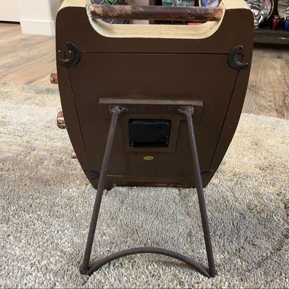 Decorative Antique/Rustic/Vintage Standing table clock works with batteries - Picture 2 of 9